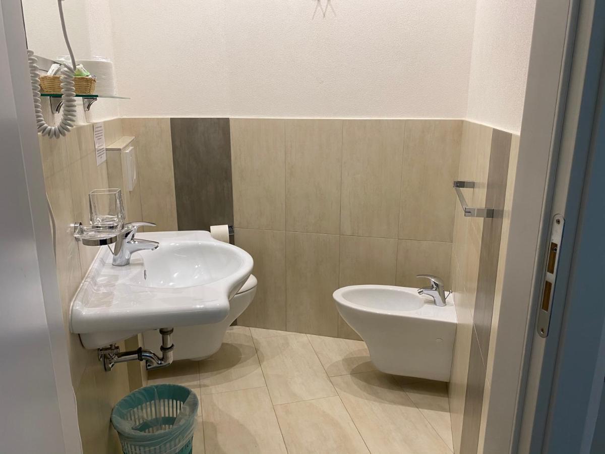 קרביה Hotel Moderno - Bed & Breakfast מראה חיצוני תמונה
