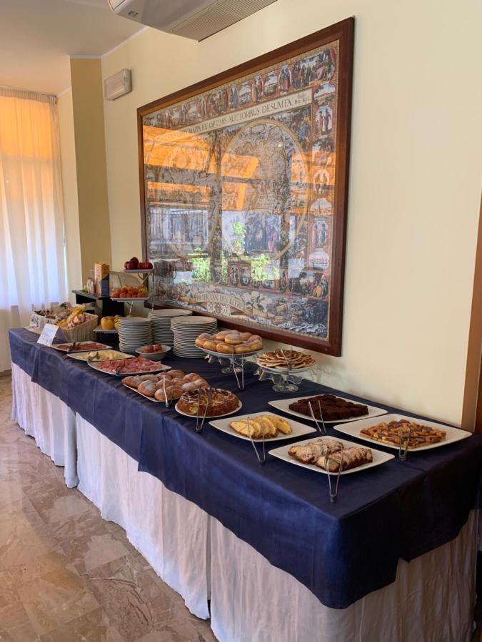 קרביה Hotel Moderno - Bed & Breakfast מראה חיצוני תמונה