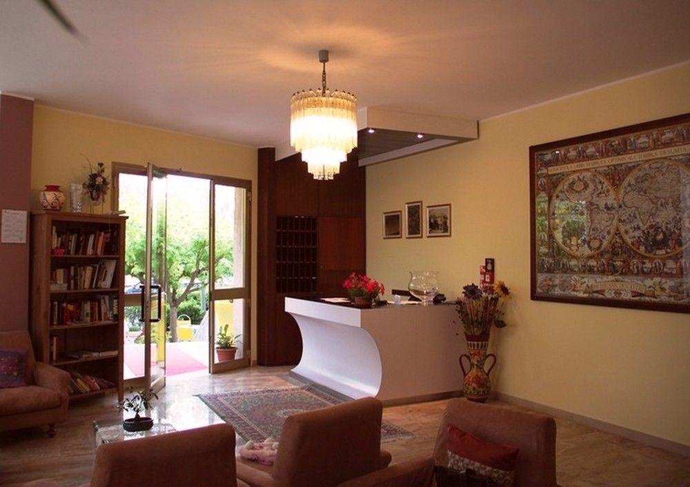 קרביה Hotel Moderno - Bed & Breakfast מראה חיצוני תמונה