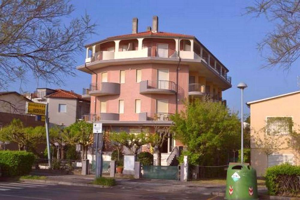 קרביה Hotel Moderno - Bed & Breakfast מראה חיצוני תמונה