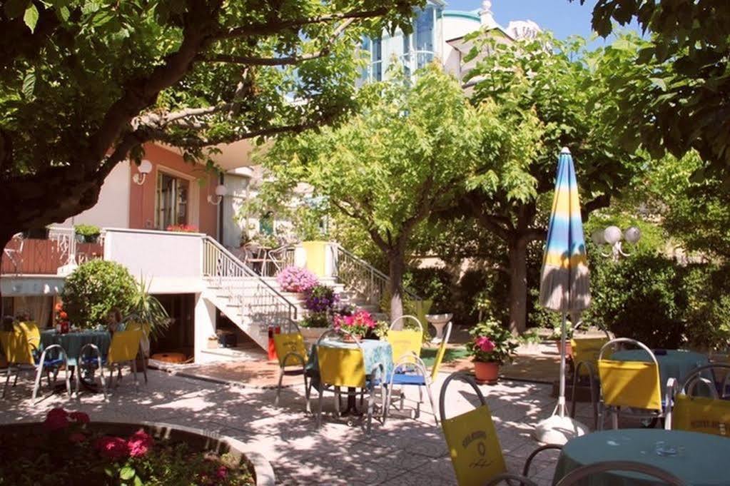 קרביה Hotel Moderno - Bed & Breakfast מראה חיצוני תמונה