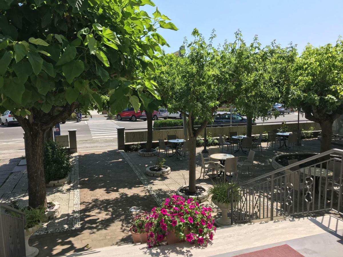 קרביה Hotel Moderno - Bed & Breakfast מראה חיצוני תמונה